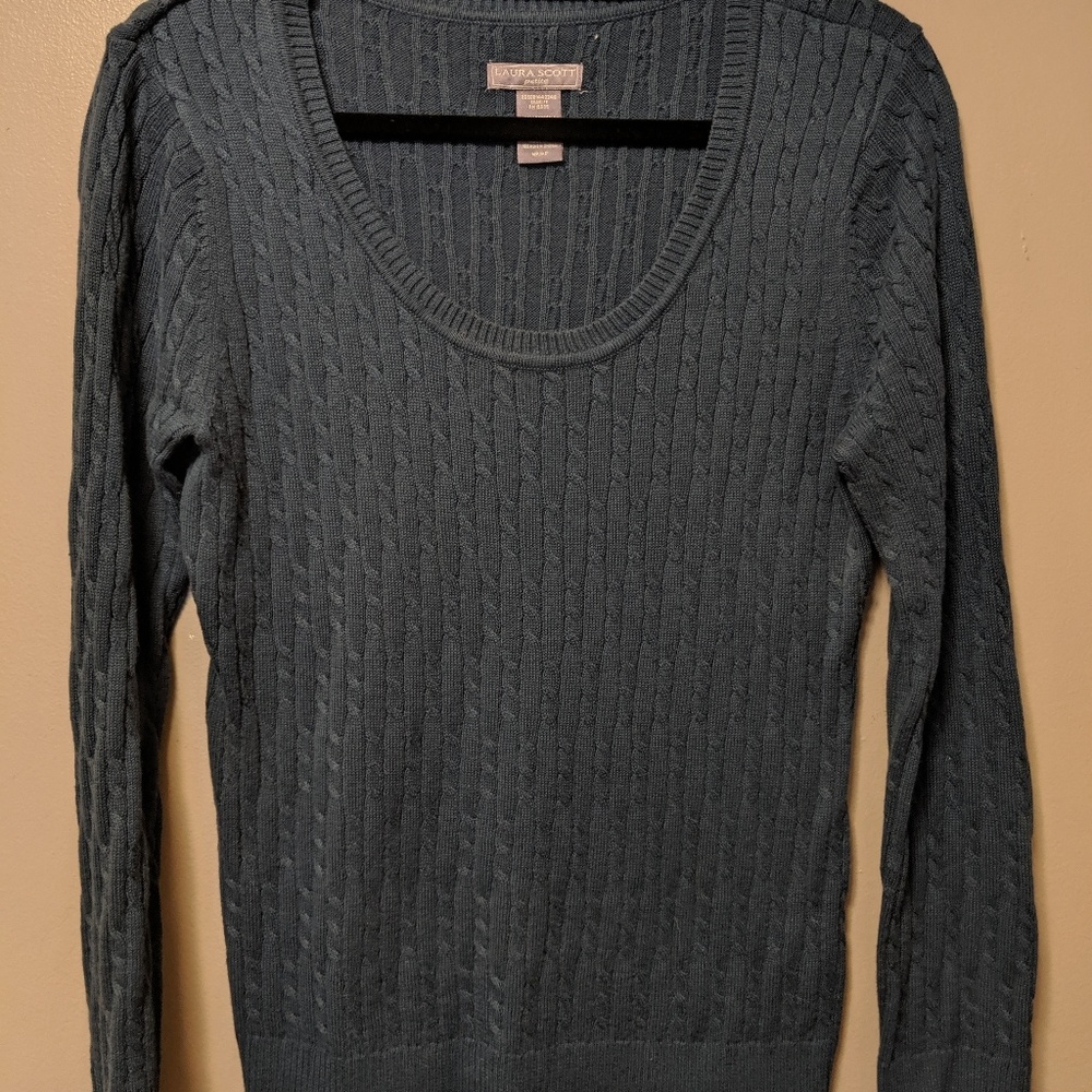 Classic scoop neck cable knit sweater